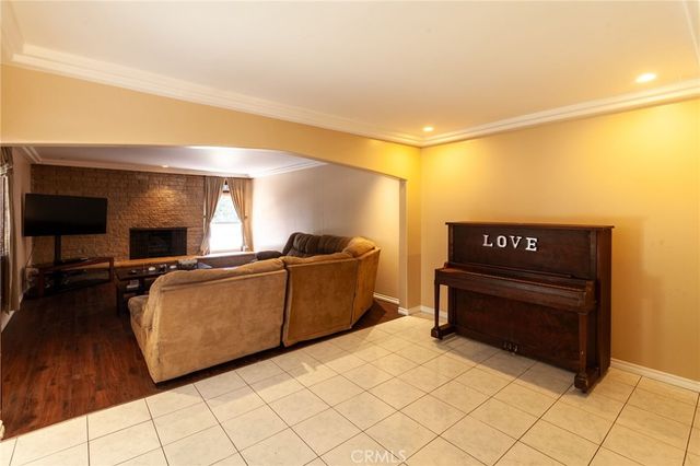 12124 Buckeye Avenue, Sylmar, CA 91342