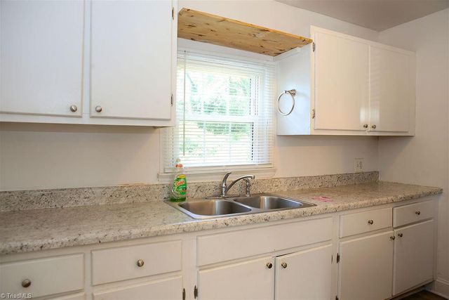 2214 Walker Avenue, Greensboro, NC 27403