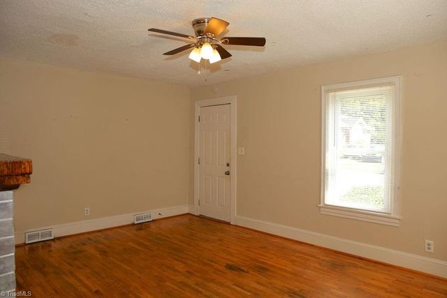 2214 Walker Avenue, Greensboro, NC 27403