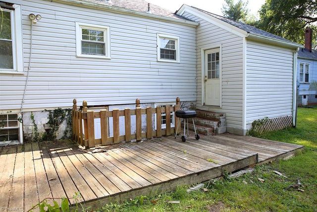 2214 Walker Avenue, Greensboro, NC 27403