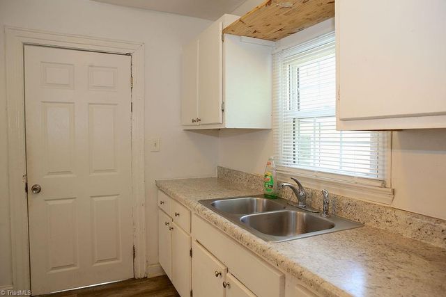 2214 Walker Avenue, Greensboro, NC 27403