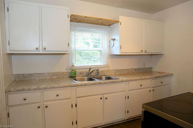 2214 Walker Avenue, Greensboro, NC 27403