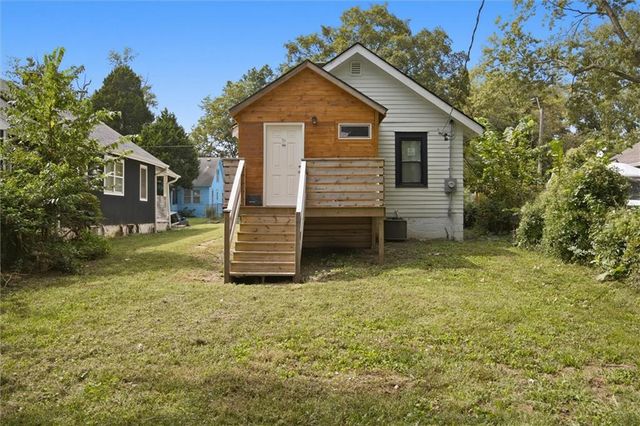 6825 S Benton Avenue, Kansas City, MO 64132