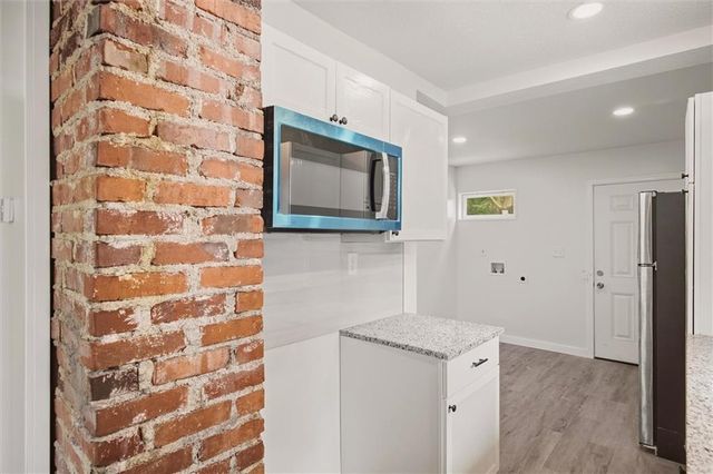 6825 S Benton Avenue, Kansas City, MO 64132