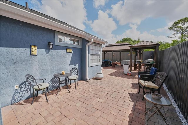 7305 VICTORIA CIRCLE 202, Orlando, FL 32835
