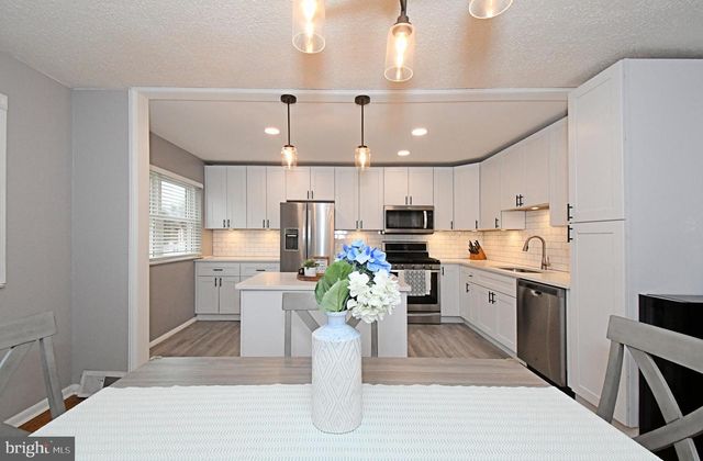 12457 SWEET BRIAR RD, Philadelphia, PA 19154