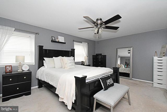 12457 SWEET BRIAR RD, Philadelphia, PA 19154