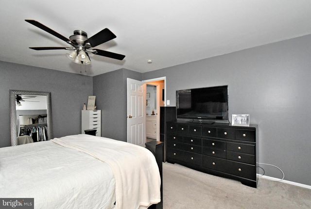 12457 SWEET BRIAR RD, Philadelphia, PA 19154