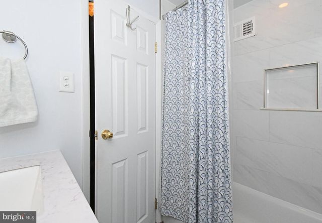 12457 SWEET BRIAR RD, Philadelphia, PA 19154