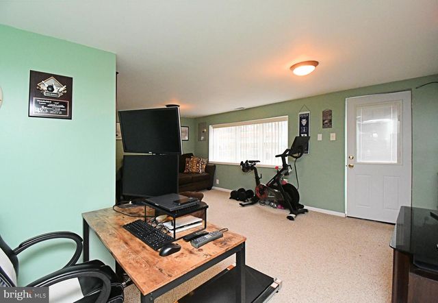 12457 SWEET BRIAR RD, Philadelphia, PA 19154