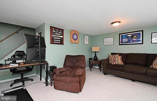 12457 SWEET BRIAR RD, Philadelphia, PA 19154