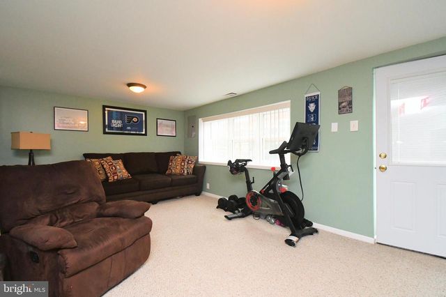 12457 SWEET BRIAR RD, Philadelphia, PA 19154