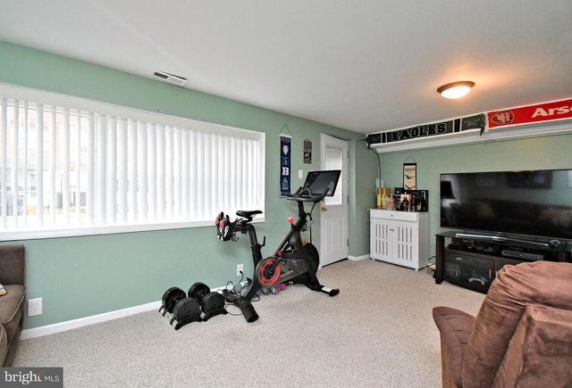 12457 SWEET BRIAR RD, Philadelphia, PA 19154