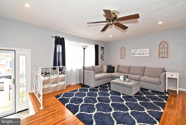 12457 SWEET BRIAR RD, Philadelphia, PA 19154