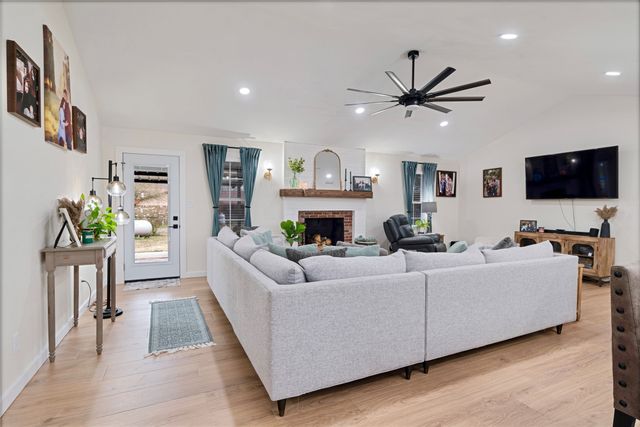 19 43040, Powderly, TX 75473