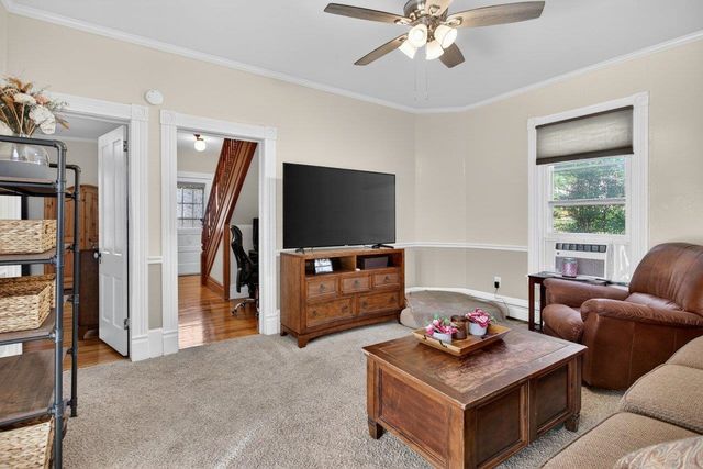 420 W SPRING ST, Woodstock, VA 22664