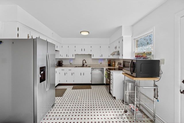 420 W SPRING ST, Woodstock, VA 22664