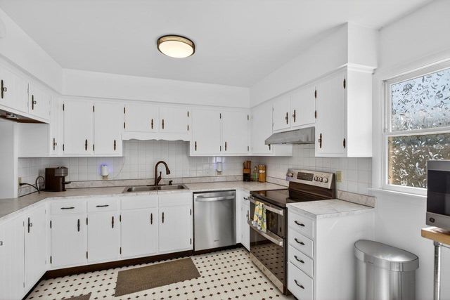 420 W SPRING ST, Woodstock, VA 22664