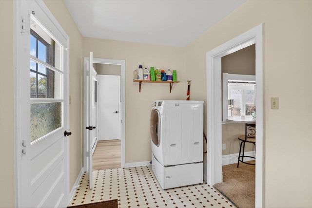 420 W SPRING ST, Woodstock, VA 22664