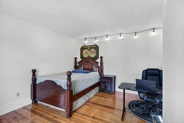 420 W SPRING ST, Woodstock, VA 22664