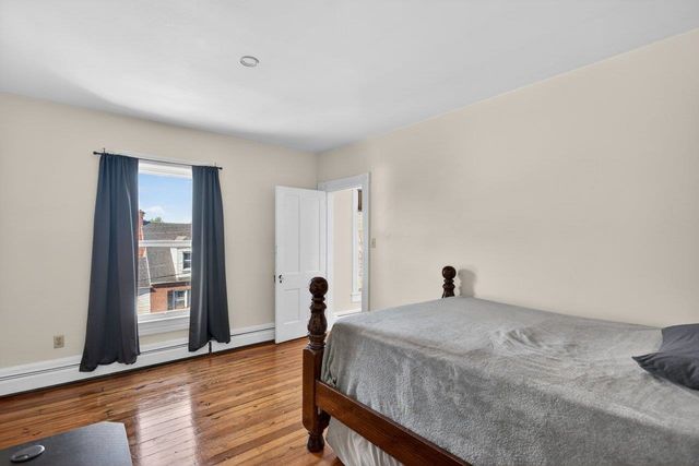 420 W SPRING ST, Woodstock, VA 22664