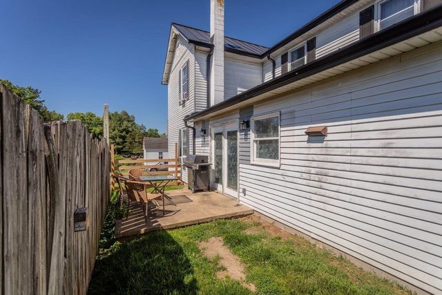 420 W SPRING ST, Woodstock, VA 22664