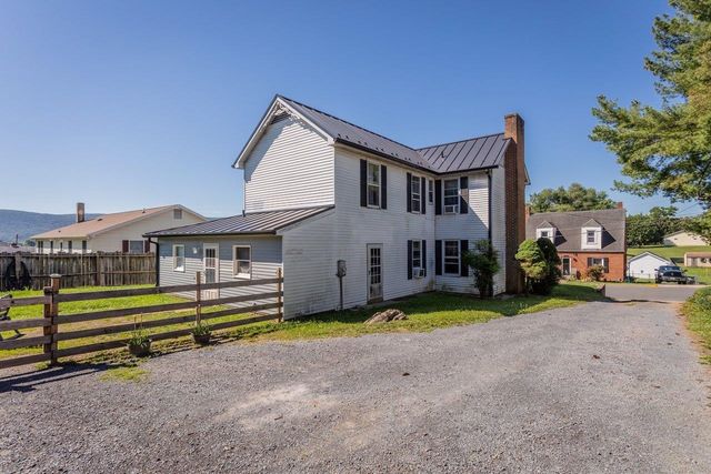 420 W SPRING ST, Woodstock, VA 22664