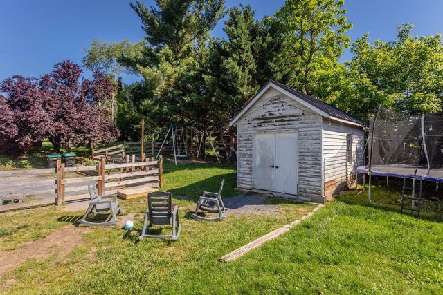 420 W SPRING ST, Woodstock, VA 22664
