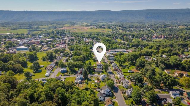 420 W SPRING ST, Woodstock, VA 22664
