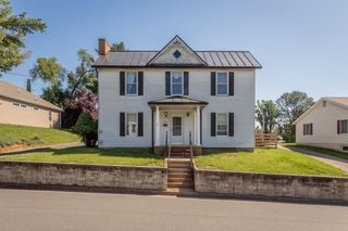 420 W SPRING ST, Woodstock, VA 22664