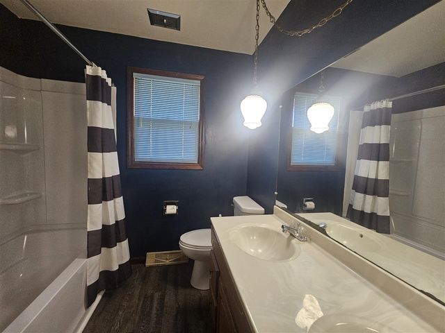 6392 Enola Avenue, Kalamazoo, MI 49048