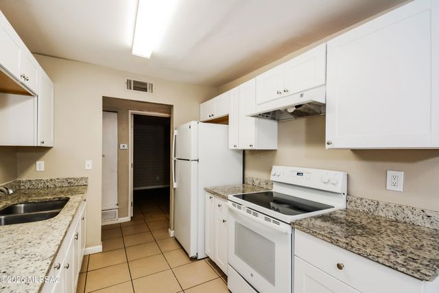 333 W Inez Drive, Tucson, AZ 85756