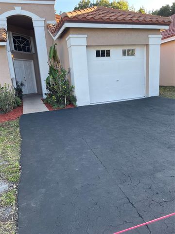480 Somerset Way, Weston, FL 33326