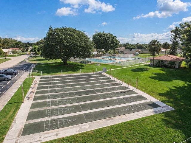 4900 NW 53rd Ct, Tamarac, FL 33319