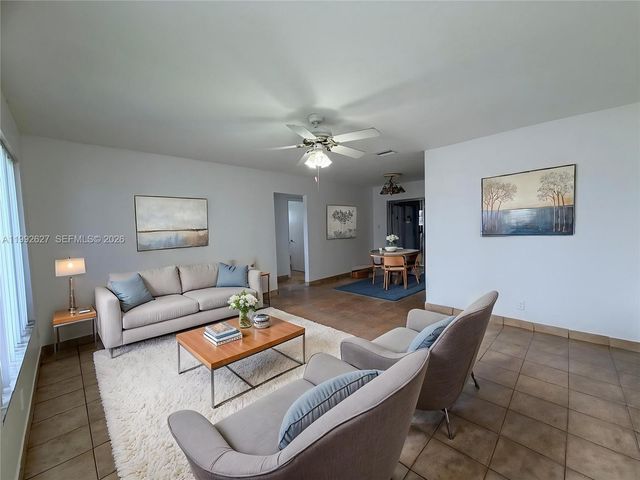 4900 NW 53rd Ct, Tamarac, FL 33319