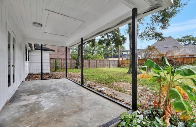 4907 Imperial Street, Bellaire, TX 77401