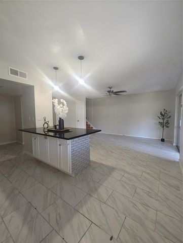 2252 Shadowdale Drive 362, Houston, TX 77043