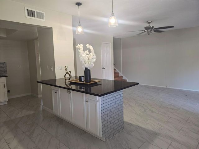 2252 Shadowdale Drive 362, Houston, TX 77043