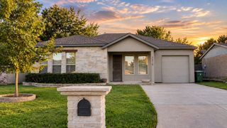 2310 Newbury Drive, Arlington, TX 76014