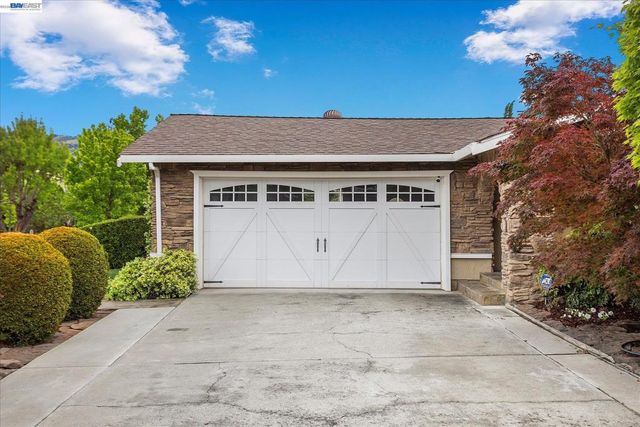 2616 Peartree Lane, San Jose, CA 95121