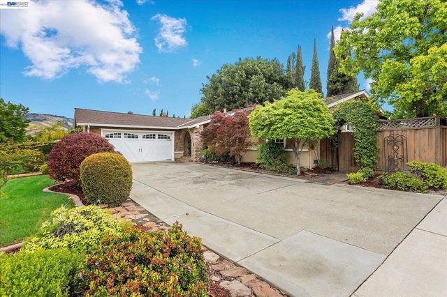 2616 Peartree Lane, San Jose, CA 95121