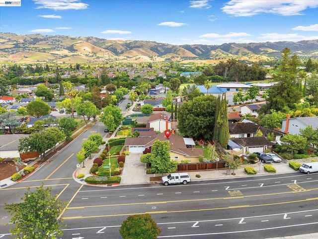 2616 Peartree Lane, San Jose, CA 95121