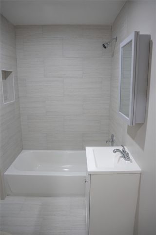 5002 Blackberry Lane, Old River-winfree, TX 77535