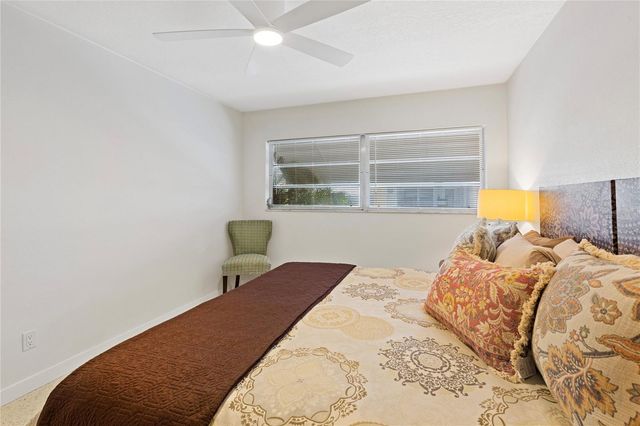 250 ROSERY ROAD NW 280, Largo, FL 33770