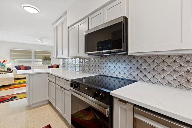 250 ROSERY ROAD NW 280, Largo, FL 33770