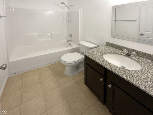 15166 Roedean Drive, Noblesville, IN 46060