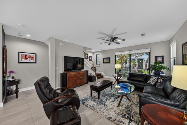 615 NE 22nd Drive, Wilton Manors, FL 33305