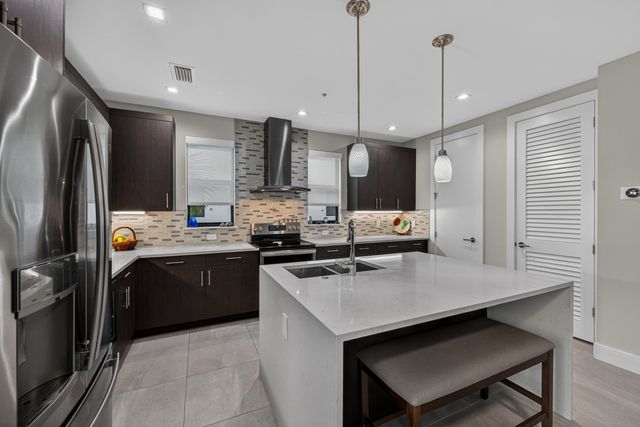 615 NE 22nd Drive, Wilton Manors, FL 33305