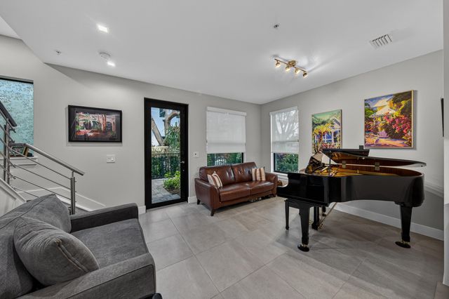 615 NE 22nd Drive, Wilton Manors, FL 33305