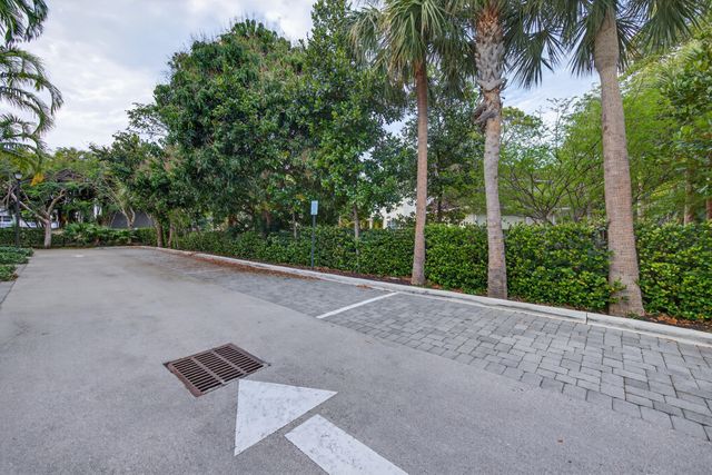 615 NE 22nd Drive, Wilton Manors, FL 33305